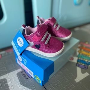 Reese Sneaker Pink stride rite!! New ‼️‼️